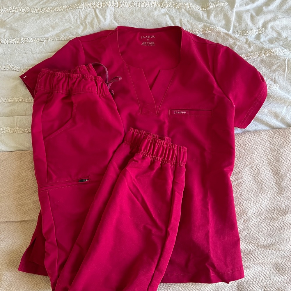 Jaanuu Women's Scrub Set